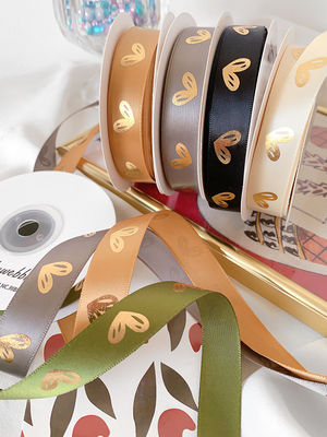 16 mm hart patroon goud folie gedrukt lint voor cadeau verpakking en decoratie