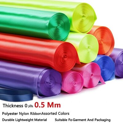 Dikte 0,5 mm polyester nylon lint in diverse kleuren Duurzaam Lichtgewicht materiaal Geschikt voor kleding en verpakking